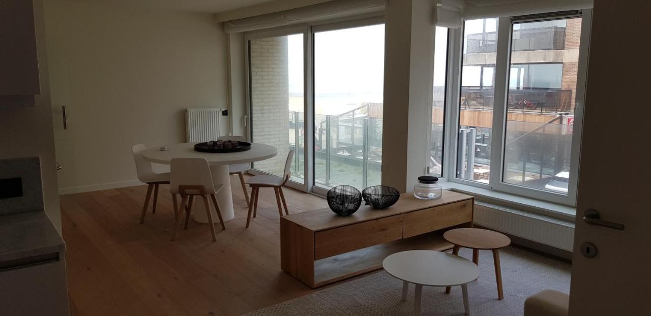 Koksijde Zeedijk La Digue 102 Appartement Met Garage - Lateraal Zeezicht Dış mekan fotoğraf